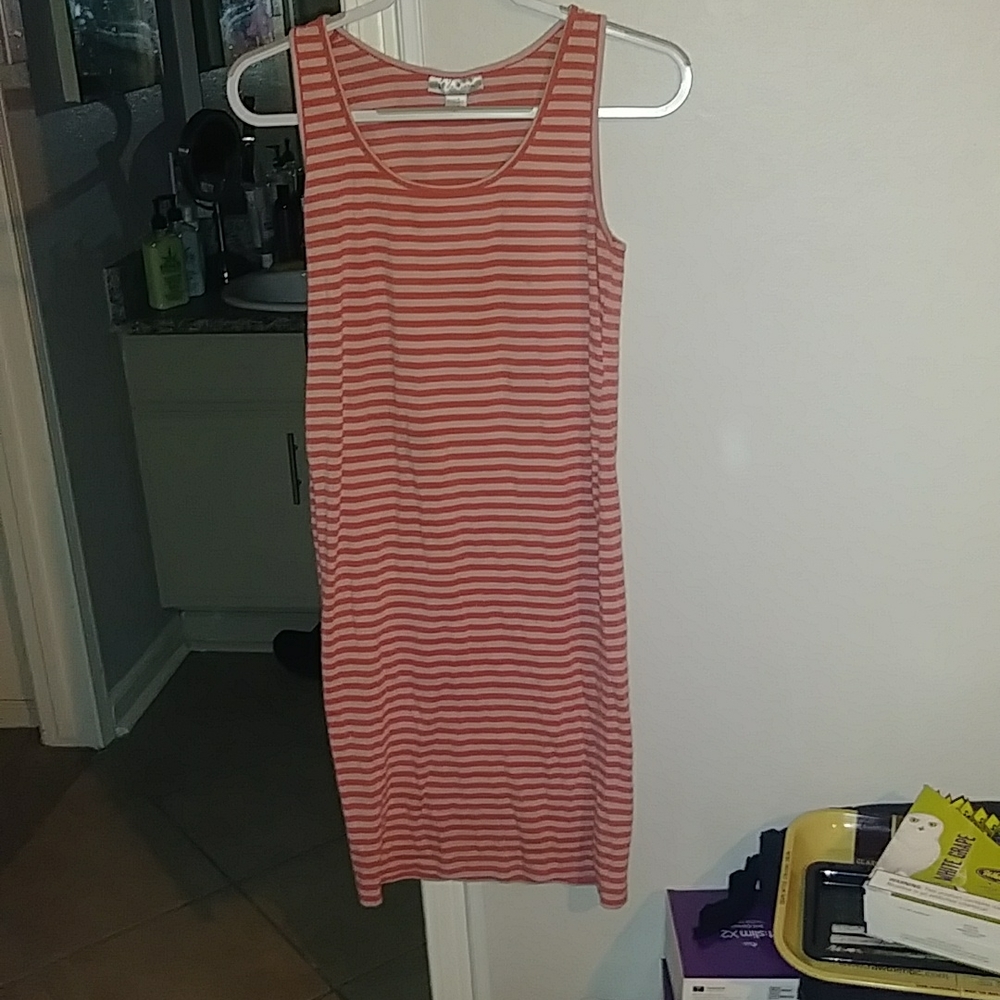 Maternal dress